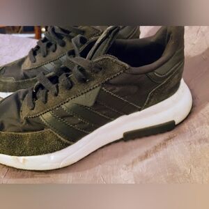 Adidas Retropy F2 Black w/White Mens Size 7 Good Pre-owned Cond.